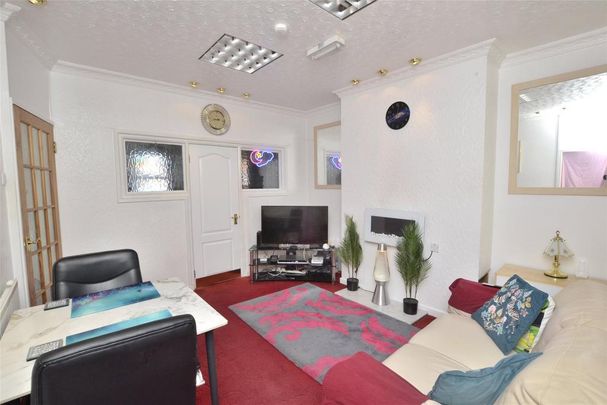 4 bedroom house to rent - Photo 1