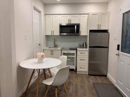 For Lease - 15 Valleyway Crescent Unit# Main Floor, Vaughan, Ontario - Photo 2