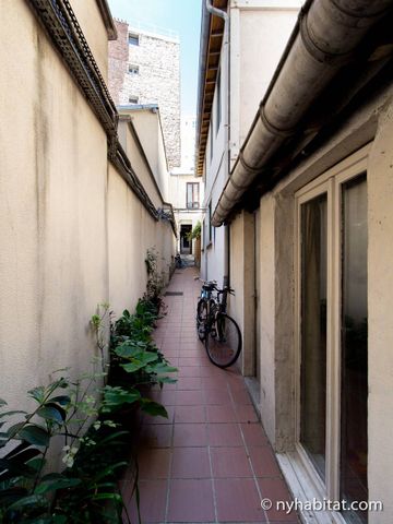 Logement à Paris, Location meublée - Photo 3