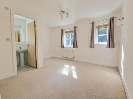 2 bedroom apartment to rent - Photo 4