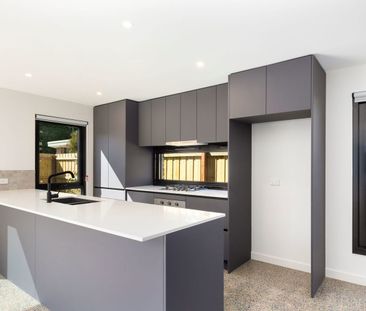 Luxurious Living - Photo 2