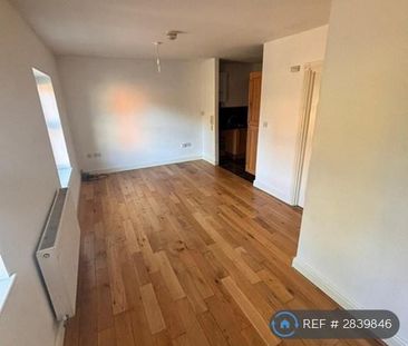 2 bedroom maisonette to rent - Photo 6