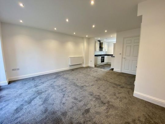 3 bedroom semi-detached house to rent - Photo 1