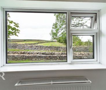 3 bedroom detached bungalow to rent - Photo 2