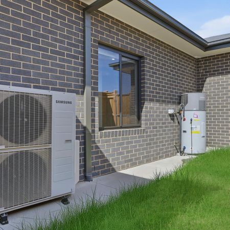 BRAND NEW HOME ON A CORNER BLOCK - Photo 5