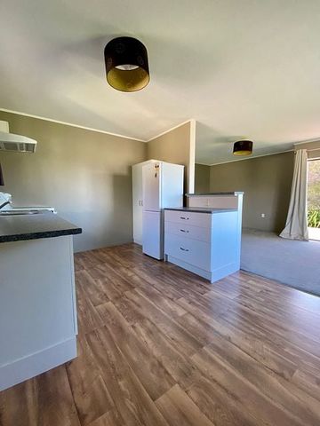 Beautiful and sunny 3BR home with large section! - Photo 2