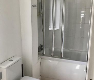 4 bedroom terraced house to rent - Photo 2