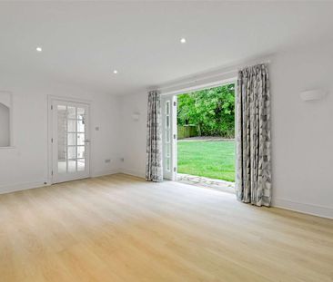 A recently refurbished 5 bedroom cottage available to rent in this ... - Photo 1