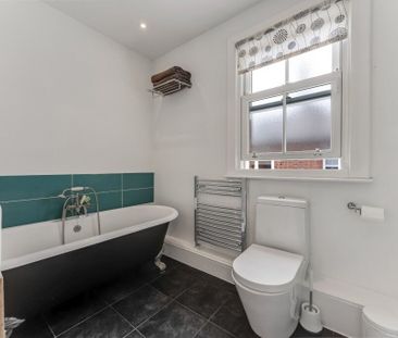 5 Bedroom House To Let - Photo 3