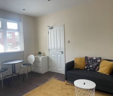 Studio Flat, Fullerton Road, CR0 - Photo 3