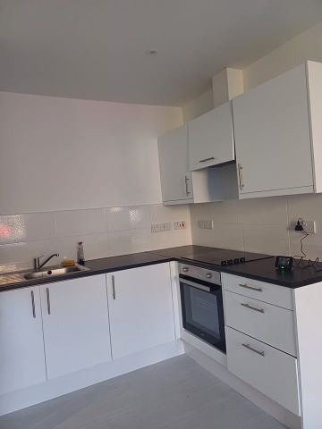 1 Bed Flat, Church Court, LS27 - Photo 2