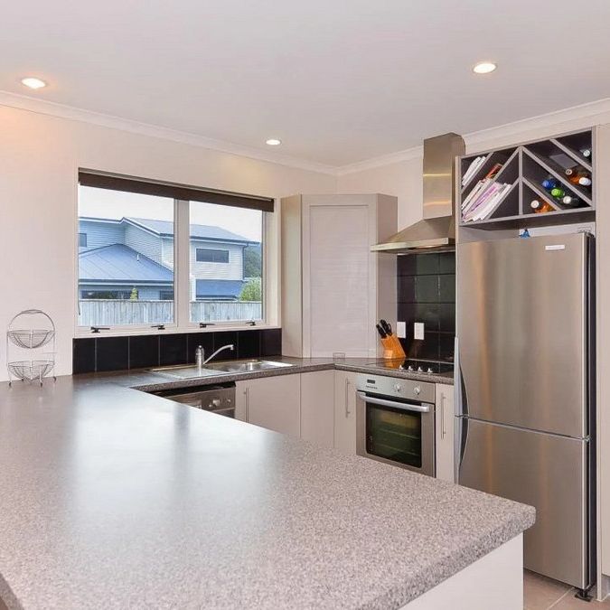 31 McEwen Crescent, Riverstone Terraces - Photo 1