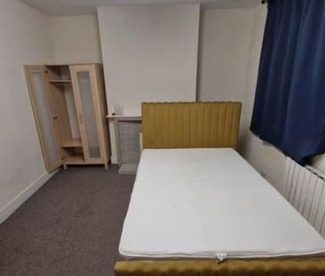 Room in a Shared Flat, Lockett Gardens, M3 - Photo 4