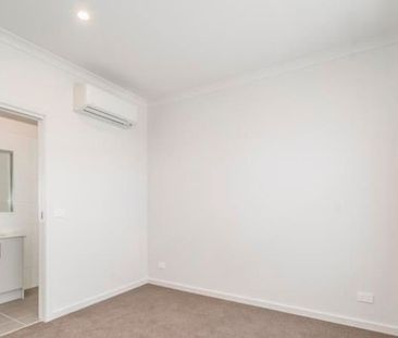 2/25 Simpsons Road, Box Hill - Photo 4