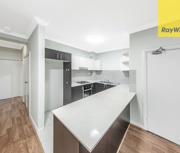 MODERN AND SPACIOUS TWO BEDROOM APARTMENT MOMENTS FROM CBD - PET FR... - Photo 4