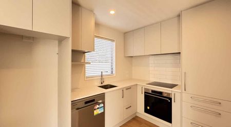 Brand new - 3 Bedroom - Photo 4