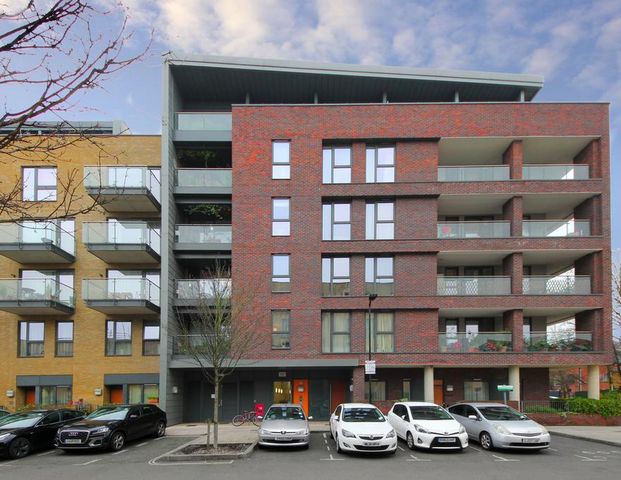 1 bedroom in a flat share to rent - Photo 1