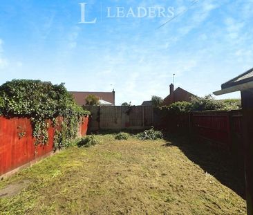 2 bedroom semi-detached house to rent - Photo 6