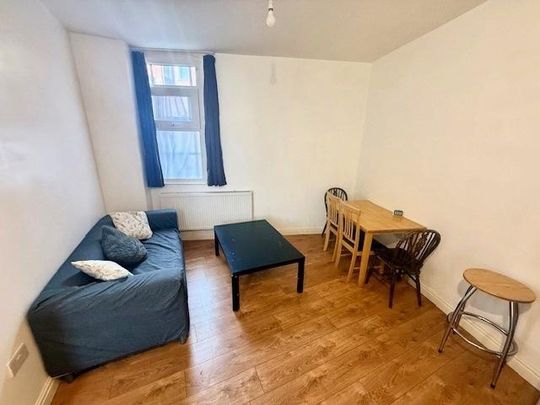 3 bedroom flat to rent - Photo 1