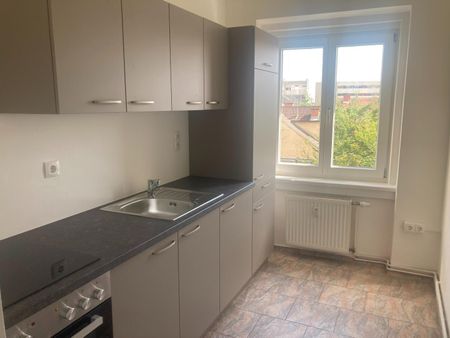 Mietwohnung mit 3 separaten Zimmer und Balkon - Foto 2