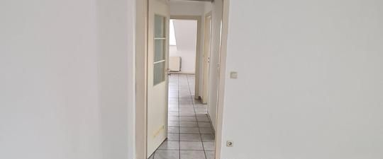 2-Zimmer-Dachgedchosswohnung in Mönchengladbach-Gladbach - Photo 1