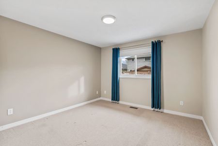 For Lease - 21 Caleche Avenue, Clarington, Ontario - Photo 4