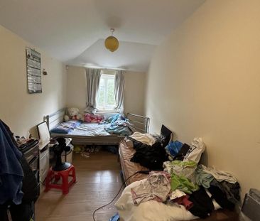 4 bedroom semi-detached house to rent - Photo 4