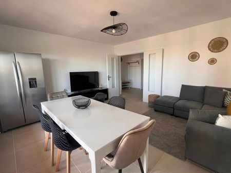 Location Appartement 5 pièces 92m² TOULON 83000 - Photo 2