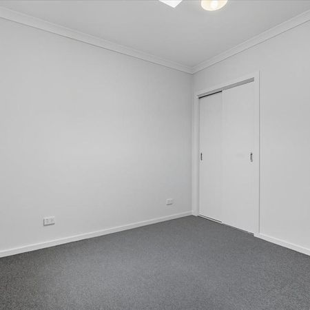 BRAND NEW MAMBOURIN TOWNHOUSE - Photo 2