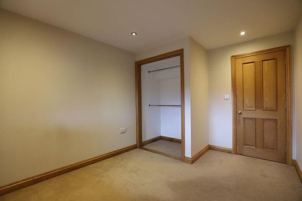 2 bedroom barn conversion to rent - Photo 1