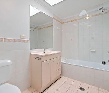 2/25 Earle Place, Page Australia - Photo 6