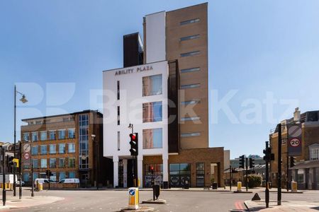 2 double bedroom warehouse conversion located in Dalston - Photo 5