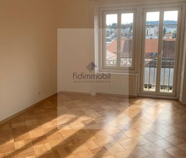 Large bright apartment with balcony - Photo 1
