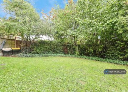 2 bedroom maisonette to rent - Photo 2