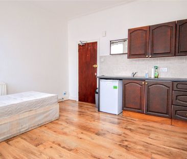 Mattison Road, N4, London - Photo 2