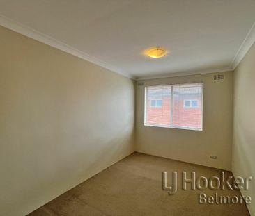 Top floor 2 bedroom Unit - Photo 2