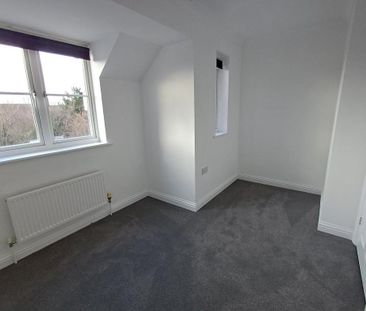 3 bedroom semi-detached house to rent - Photo 6