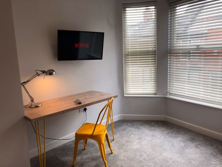 6 Bed Terraced House, Garmoyle Road, L15 - Photo 4