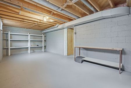 For Lease - 2495 Falcon Avenue, Billings Bridge - Riverside Park and Area, Ontario - Photo 4