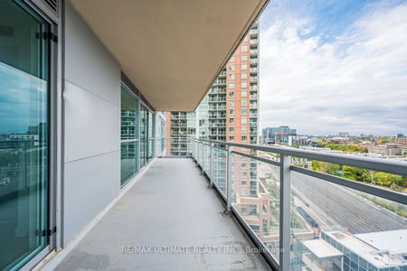 Vibe at Liberty Village Lofts , #1108 - Photo 3