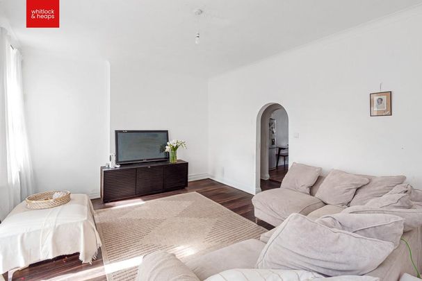 3 bedroom flat to rent - Photo 1