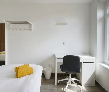 Room in a shared 4-bedroom apartment for rent in Lisbon, couples no... - Foto 5