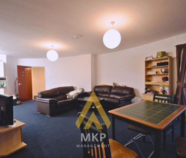 4 bedroom flat to rent - Photo 2