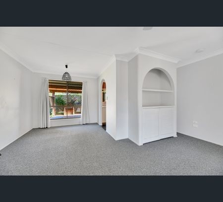 33 Blenheim Cres, Yamanto, Qld 4305 - Photo 3