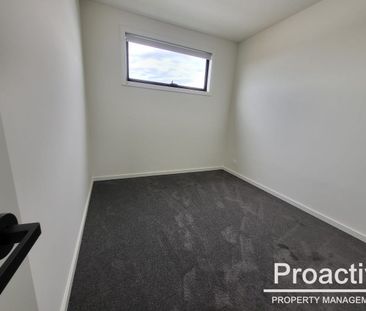 MODERN, LIGHT-FILLED & LOW-MAINTENANCE LIVING IN DEANSIDE - Photo 3