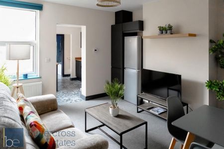 1 bedroom in a house share to rent - Photo 2