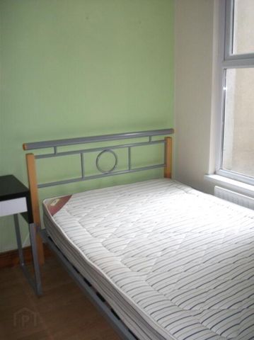 7 DOUBLE BEDROOMS, 3 Ulsterville Place, Lisburn Road, Belfast, BT9 7BH - Photo 4