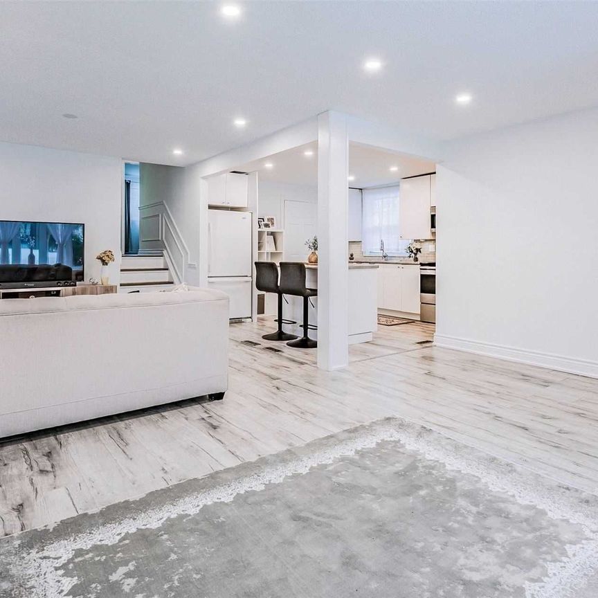 For Lease - 133 Orchard Heights Boulevard Unit# Main, Aurora, Ontario - Photo 1