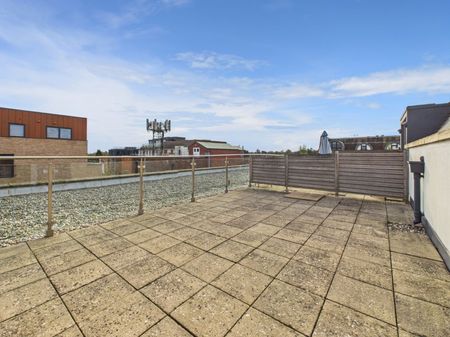 Oakridge Place, 46 Oak End Way, Gerrards Cross,SL9 - Photo 4