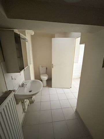Location Appartement 2 pièces 35m² LA CHARITE SUR LOIRE 58400 - Photo 4